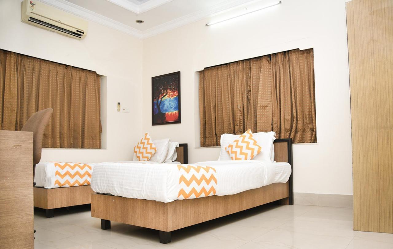 Hotel Crossroads Calcutta  Esterno foto